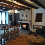 Holiday home Au Pied Du Vignoble Champenois Cunfin
