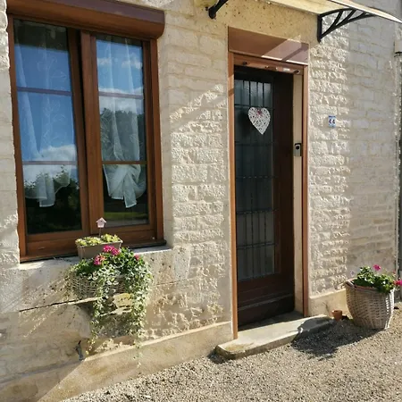 Au Pied Du Vignoble Champenois Holiday home Cunfin